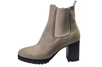 Comfortable trendy Chelsea boots with heel - natural color in large sizes