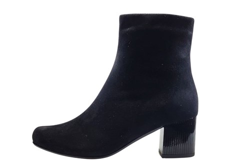 Elegant comfortable boots - black suede