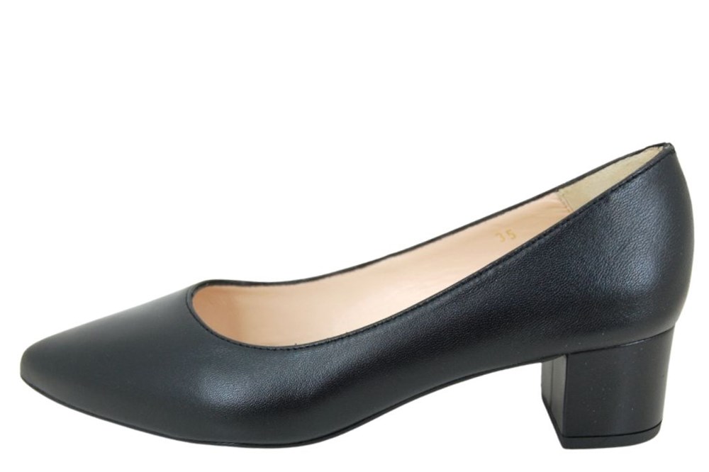 Black shop pointed pumps