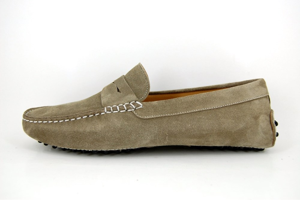 Mens suede mocassins - beige | Small Size | Loafers | Stravers Shoes
