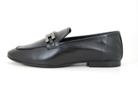 Leather Loafers with Chain - black