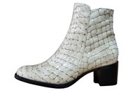 Unique croco-look ankle boots - white/grey in large sizes