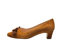 Cognac brown suede pumps with bow in large sizes