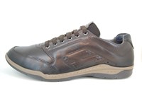 Comfortable Sneakers Men - brown in small sizes