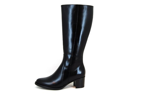 Comfortable Long Leather Boots - black