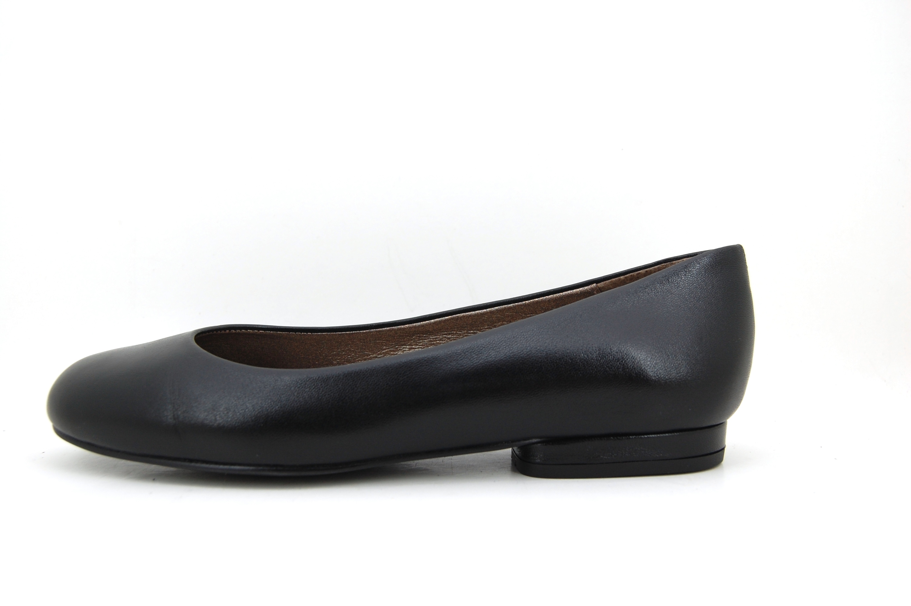 black plain loafers